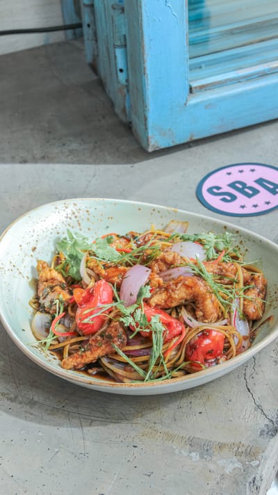 Tallarín Saltado Marino