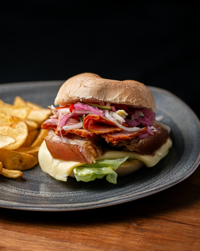 Sánguche Chanchito y Jamón Cilindro