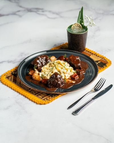 Estofado de Carne al Vino y Champiñones