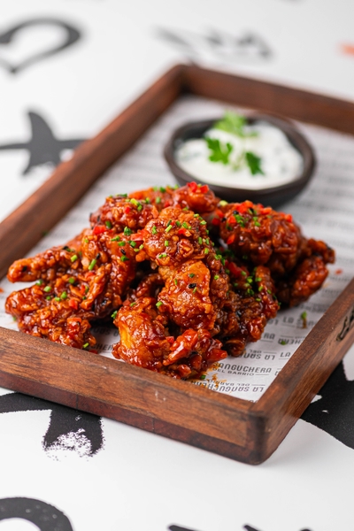 Fake Wings del Barrio