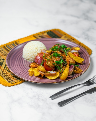 Saltado Criollo de Camarones