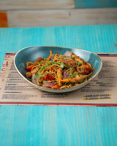 Tallarín Saltado Marino