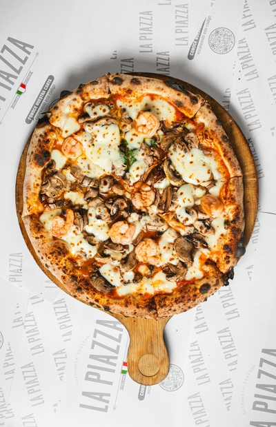 Gamberi e Funghi Pizza - Le Rosse Napoletana