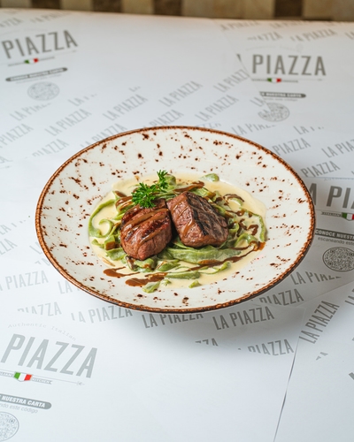 Tagliatelle de Spinaci Al Filetto e Funghi