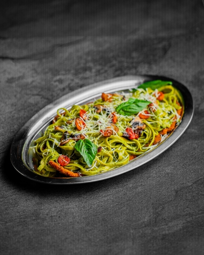 Milanesa XL Fetuccini Pesto